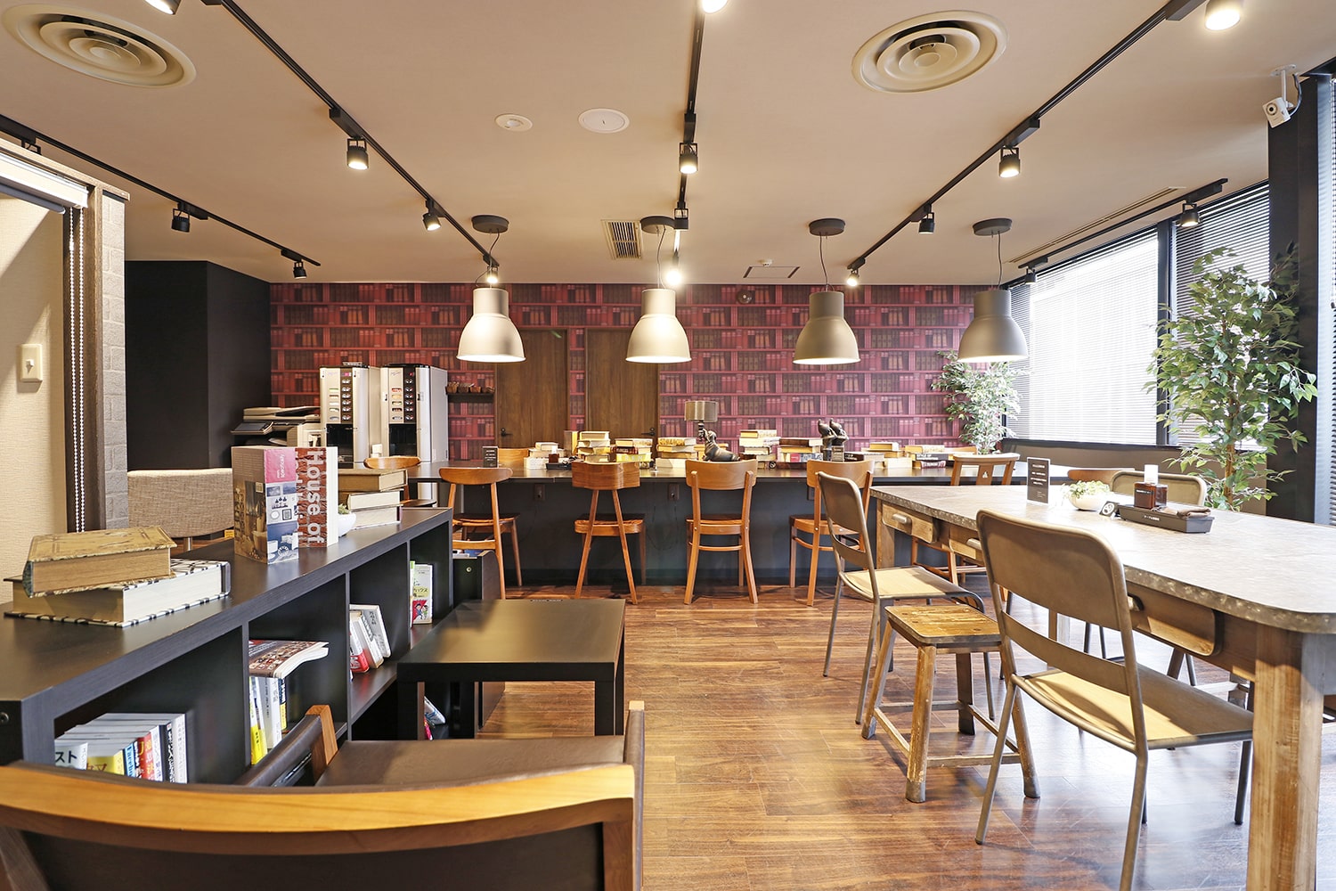 THE HUB 新橋WEST