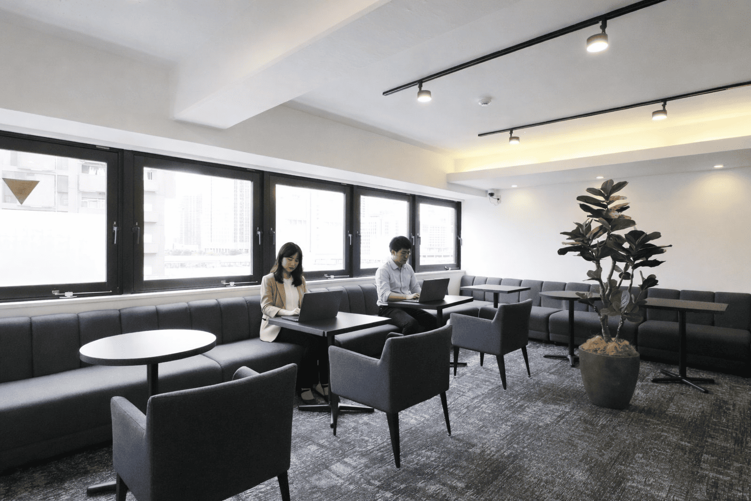 THE HUB 高輪