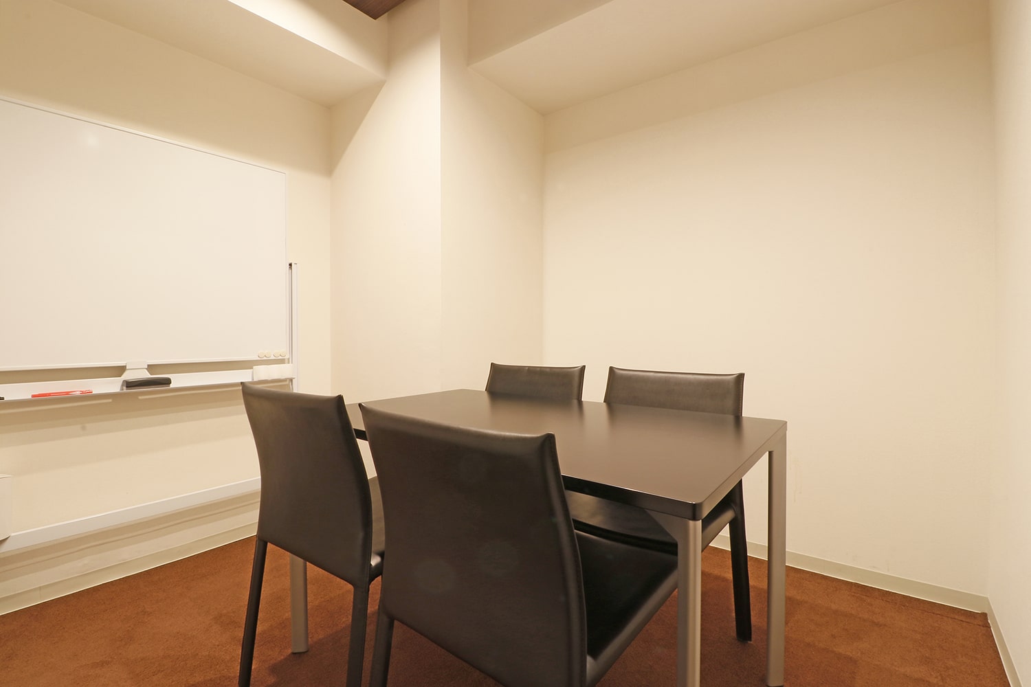 THE HUB 神田小川町 サムネイル2