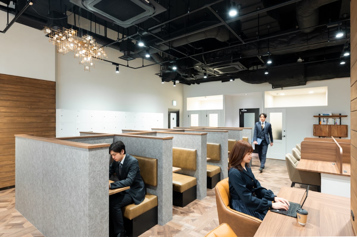 THE HUB 新宿ワシントンホテル