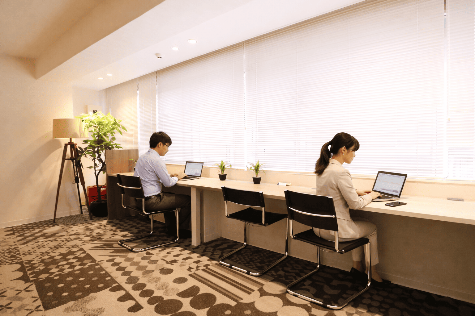 THE HUB 有楽町EAST
