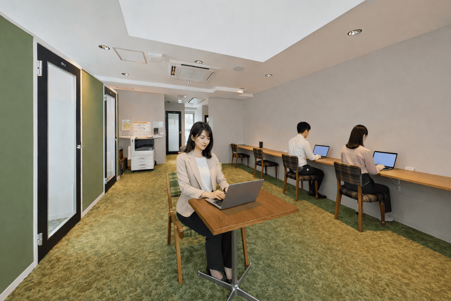 THE HUB 立川