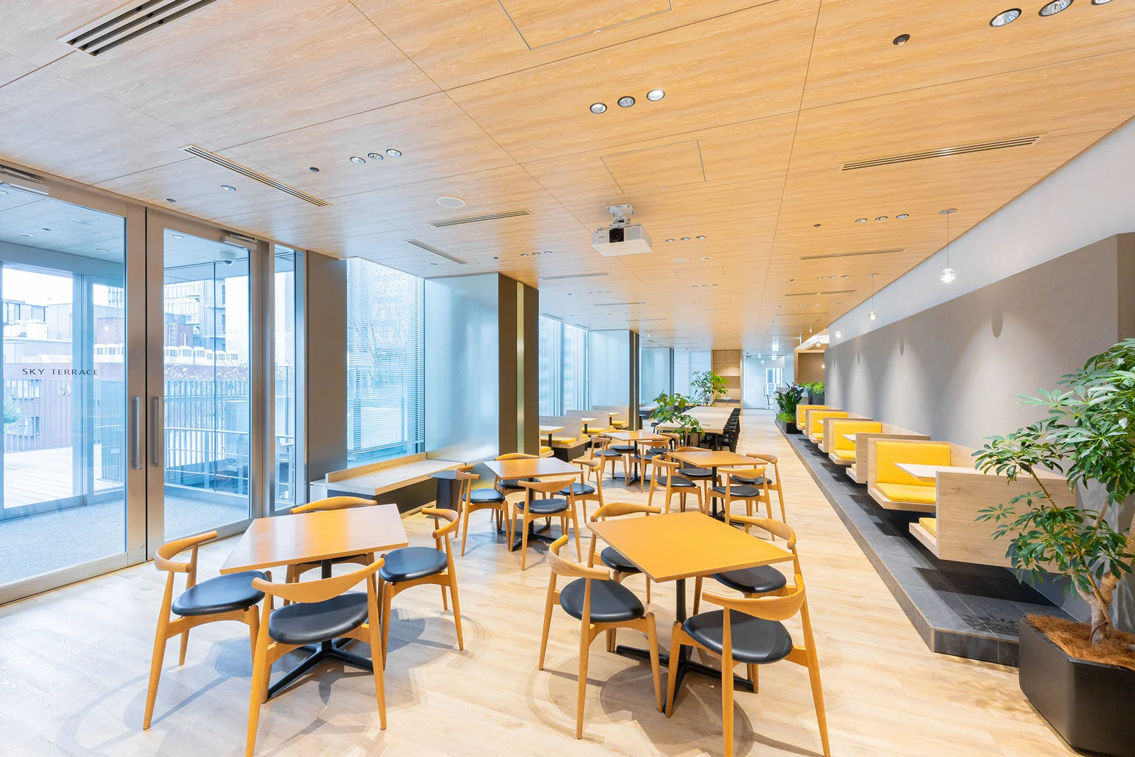 ＆BIZ conference・＆BIZ lounge 日本橋室町三井タワー サムネイル6