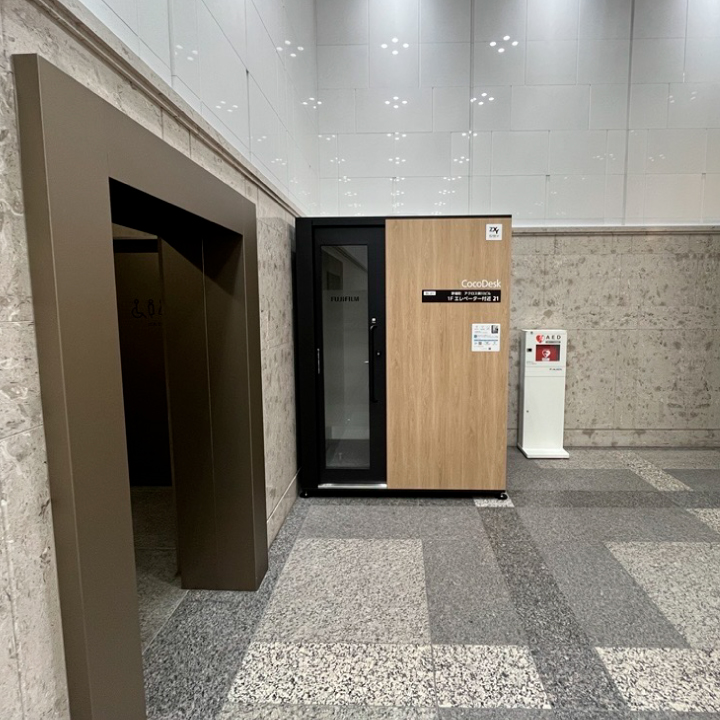 【提携】CocoDesk  茅場町  アクロス新川ビル  1Fエレベーター付近